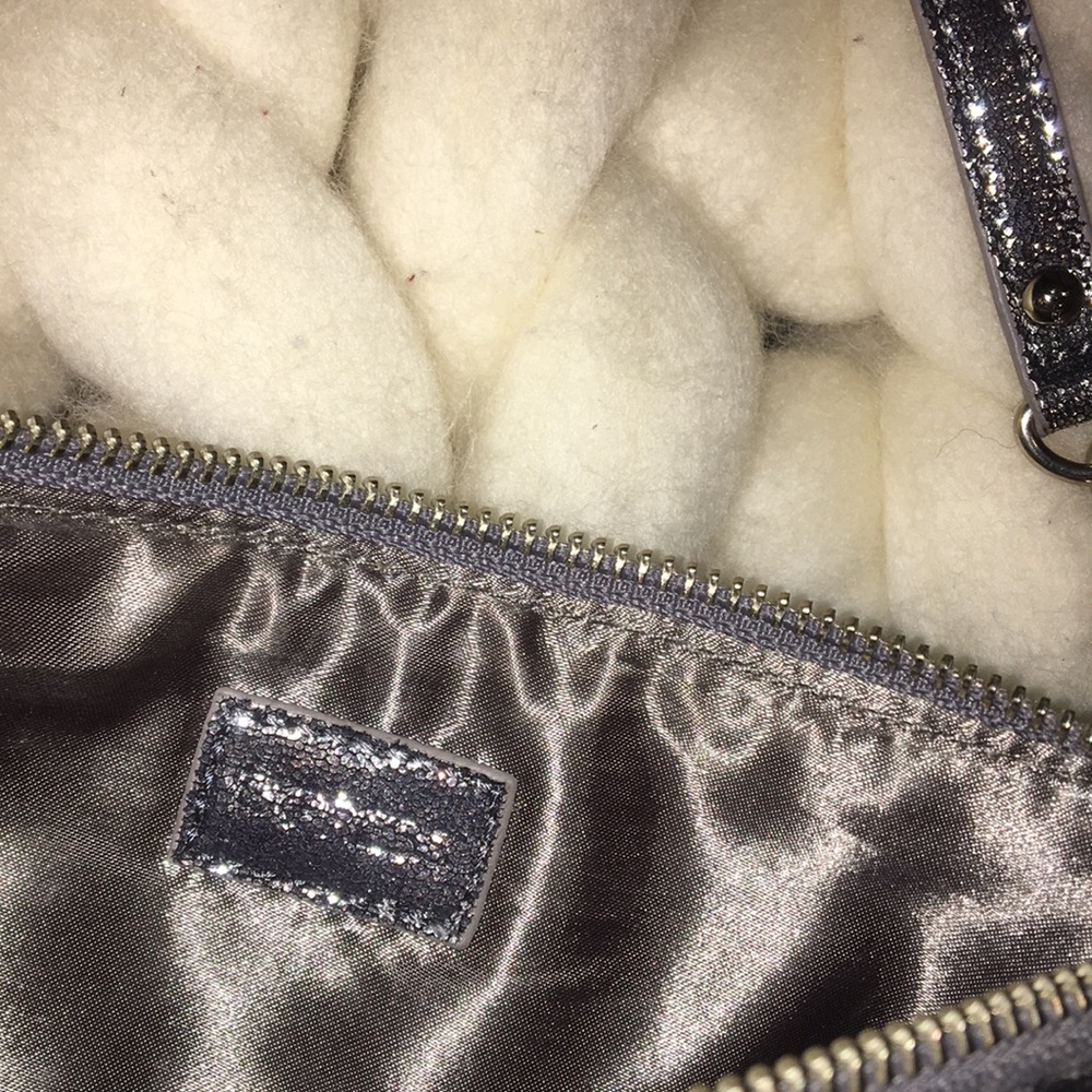 🌺Express Silver Handbag🌺 - Picture 5 of 6